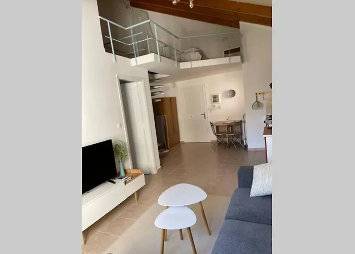 Apartment Attic Studio *